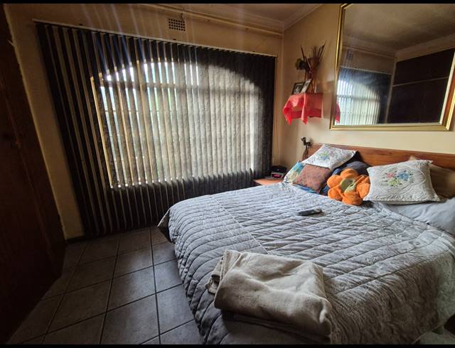 5 BEDROOM HOUSE FOR SALE IN FLORA GARDENS